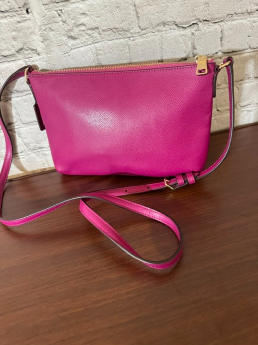 Coach East West Crossbody Fuchsia Pink Crossgrain Leather EUC - Picture 4 of 13